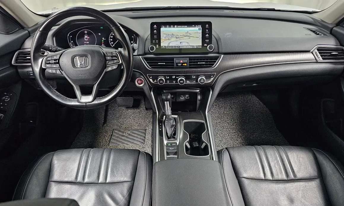 Honda Accord — фото 10