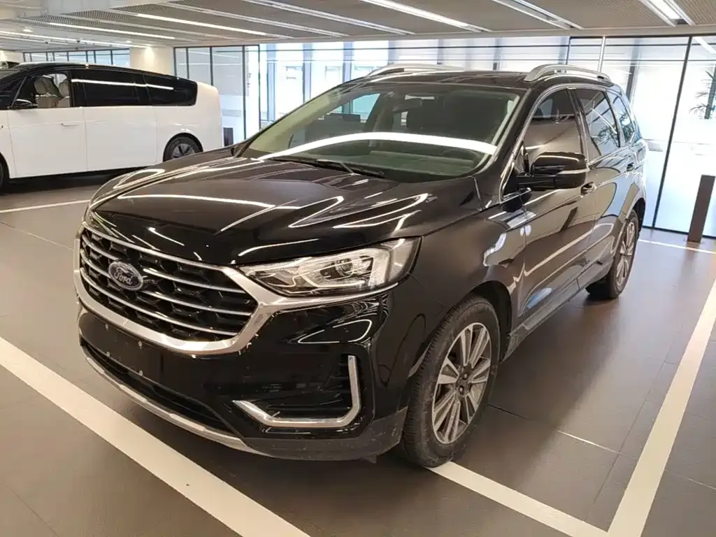 Ford Edge — фото 1