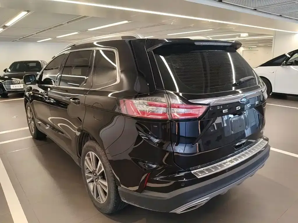 Ford Edge — фото 10