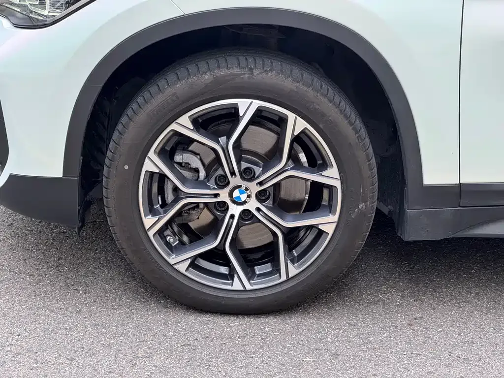 BMW X1 — фото 7