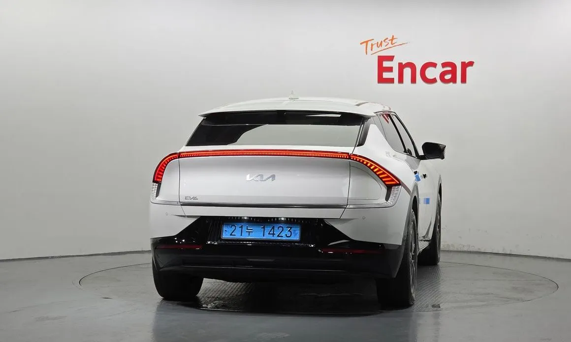 Kia EV6 — фото 8