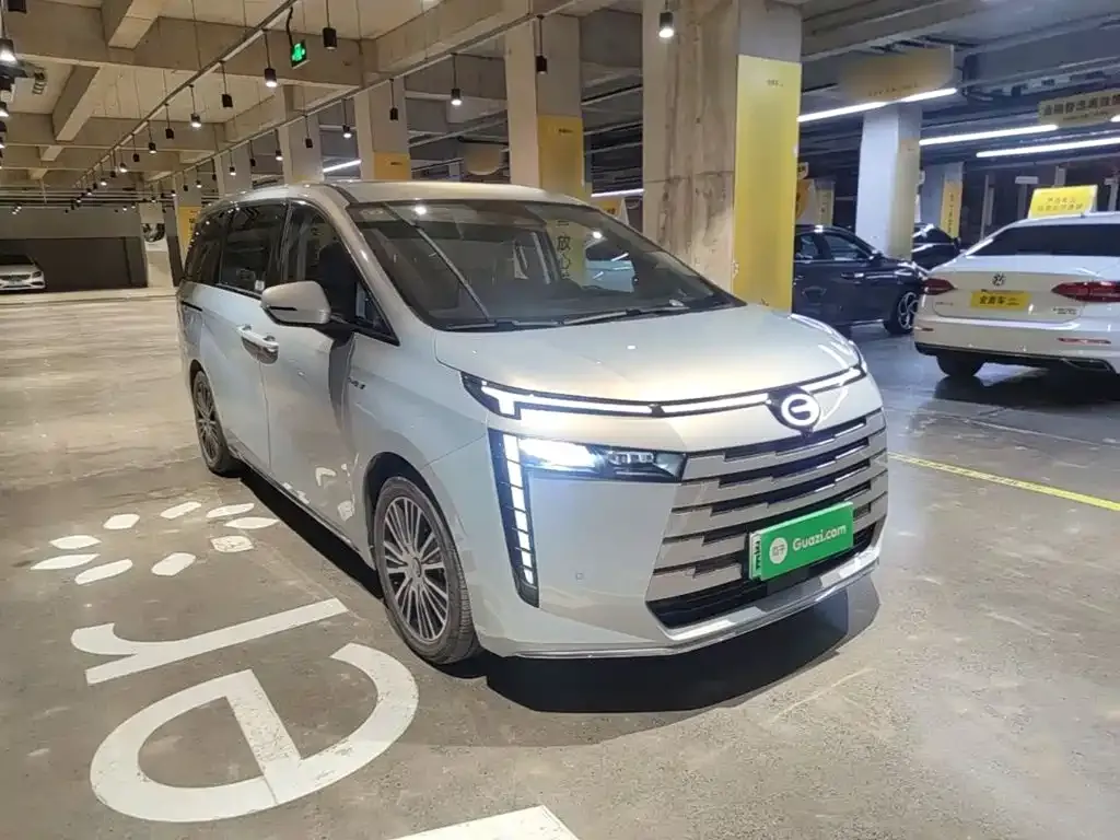 GAC Motor 传祺E8 PHEV — фото 10