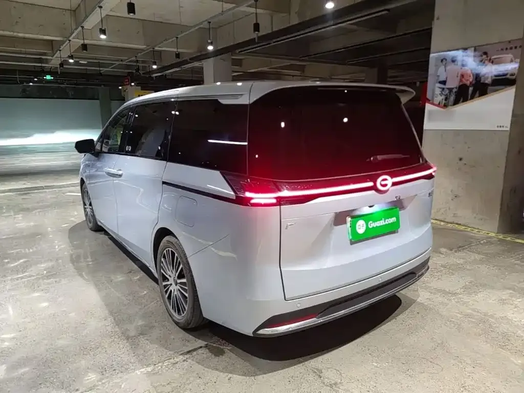 GAC Motor 传祺E8 PHEV — фото 6