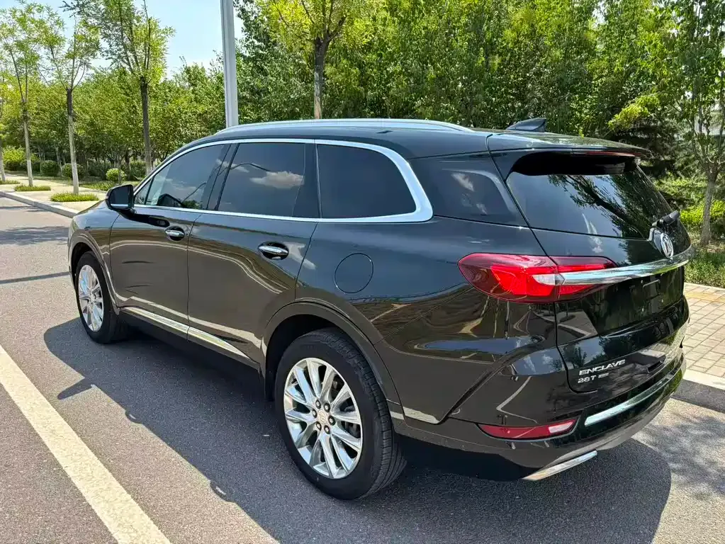 Buick Enclave — фото 9