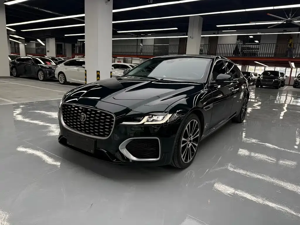 Jaguar XFL — фото 1