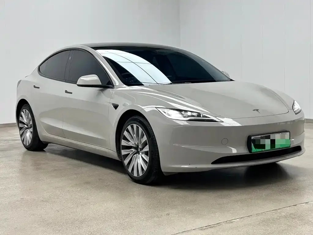 Tesla Model 3 — фото 7