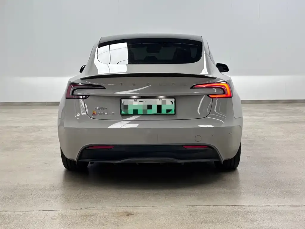 Tesla Model 3 — фото 3