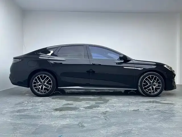 BYD Seal — фото 2