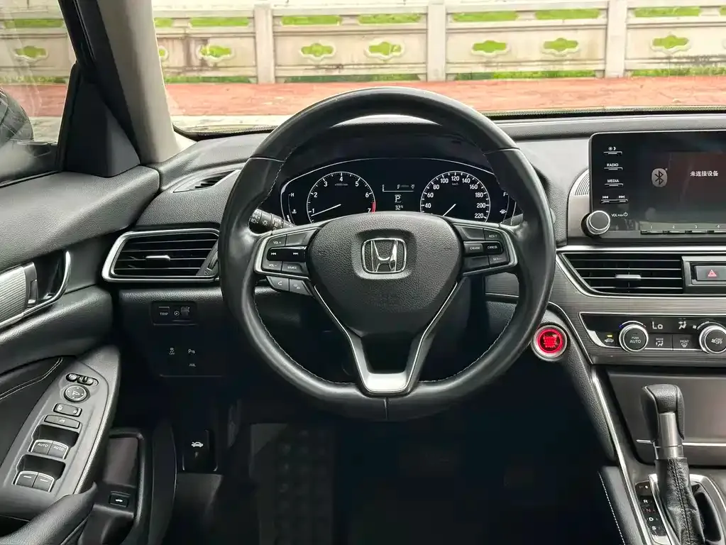 Honda Accord — фото 4