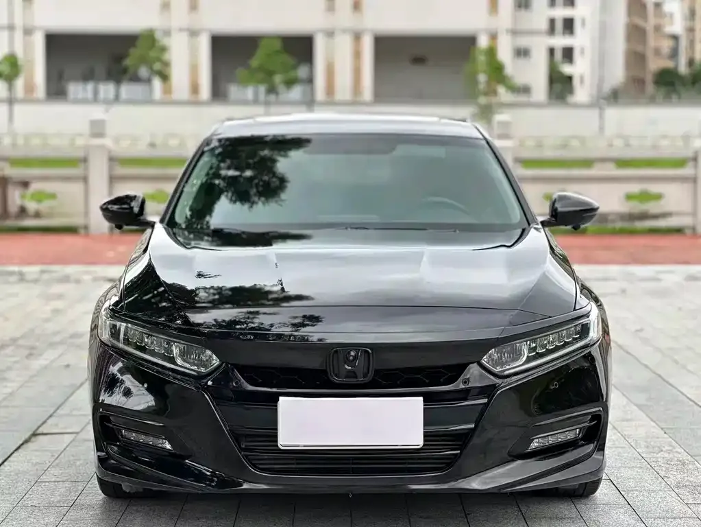 Honda Accord — фото 8