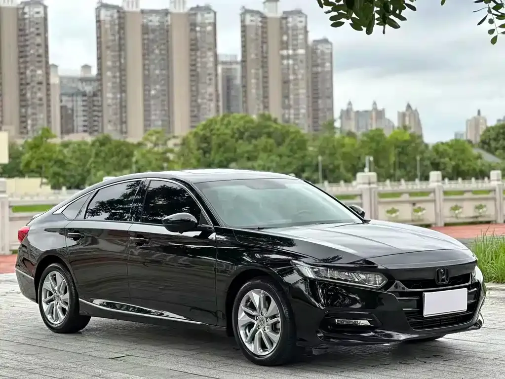 Honda Accord — фото 3