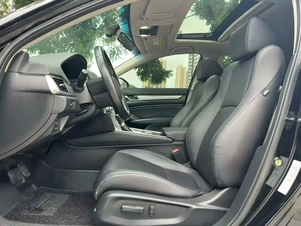 Honda Accord — фото 9