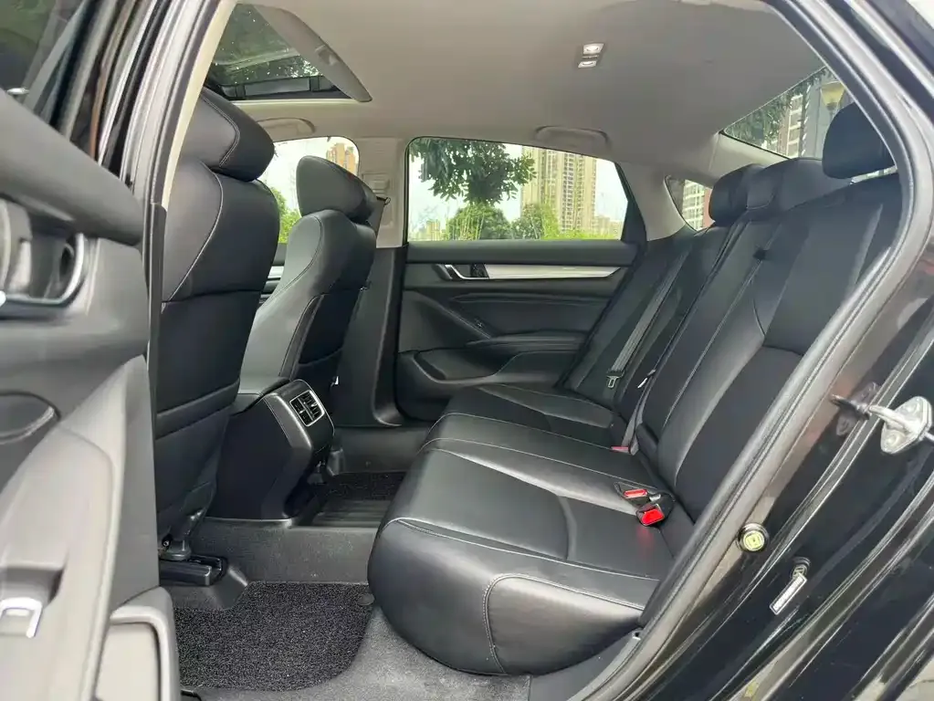 Honda Accord — фото 2
