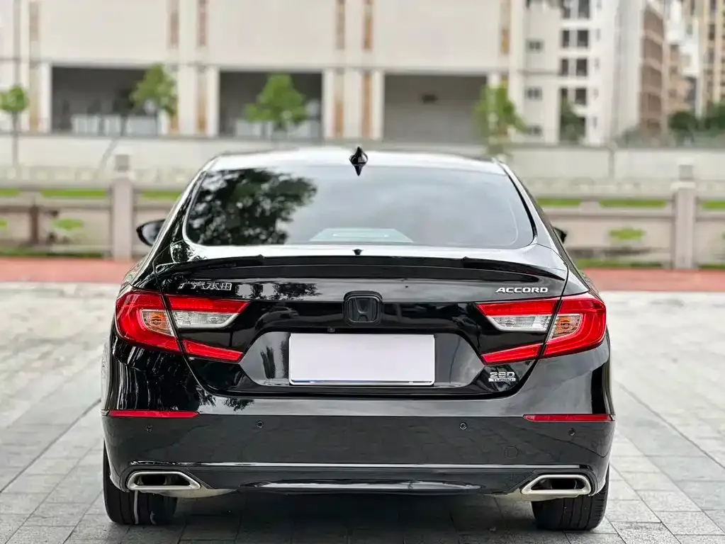 Honda Accord — фото 6