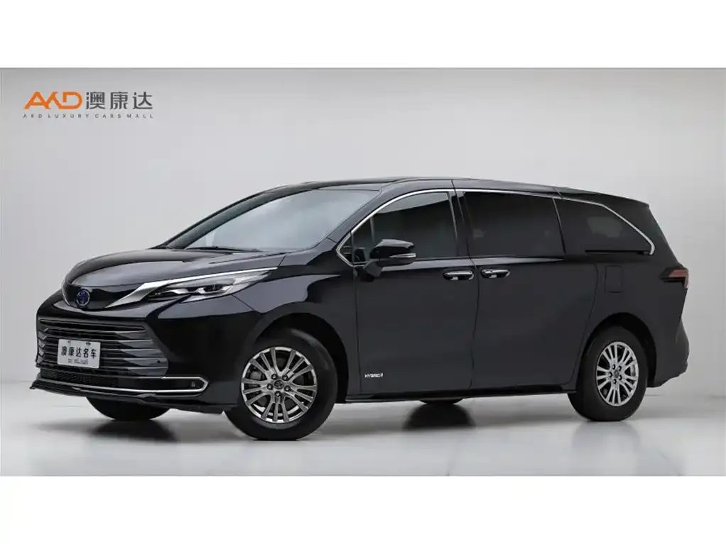 Toyota Sienna — фото 1