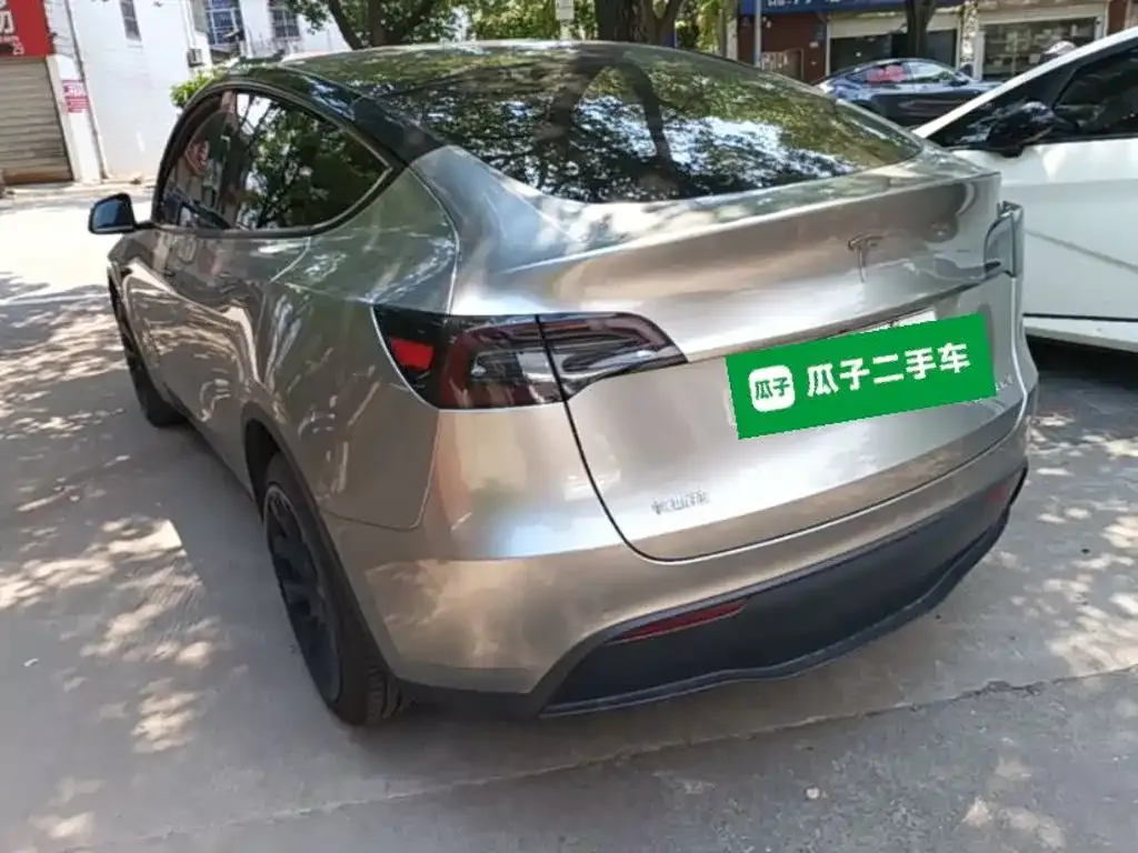 Tesla Model Y — фото 5