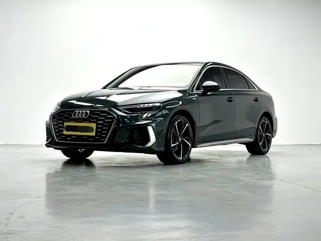 Audi A3 — фото 1