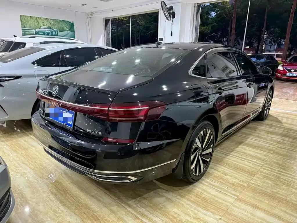 Volkswagen Passat — фото 3