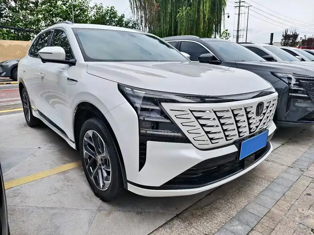 Changan CS75PLUS — фото 9