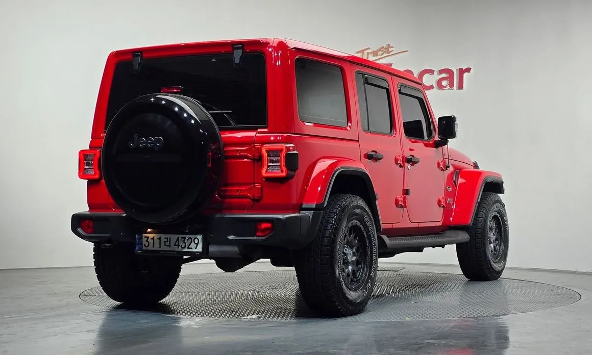 Jeep Wrangler — фото 8