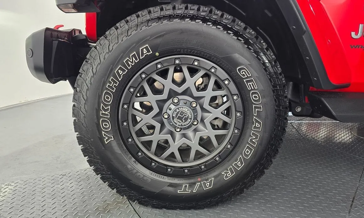 Jeep Wrangler — фото 9