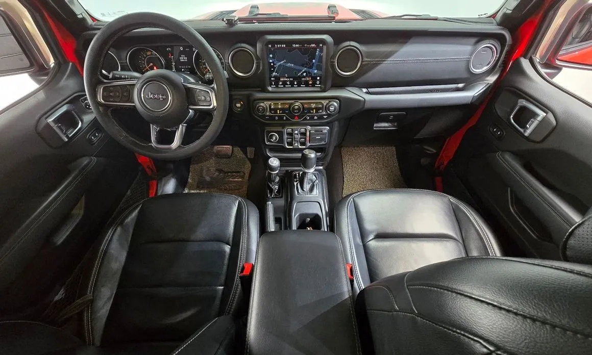Jeep Wrangler — фото 10