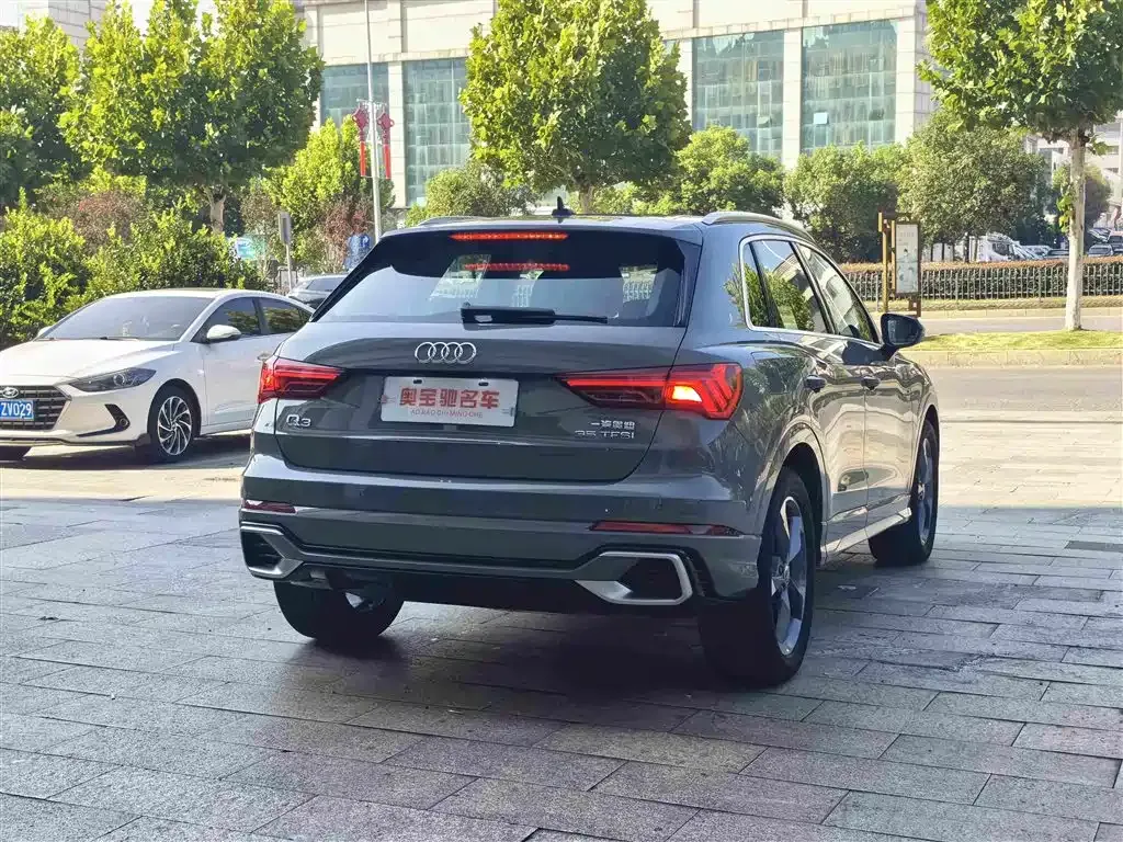 Audi Q3 — фото 8