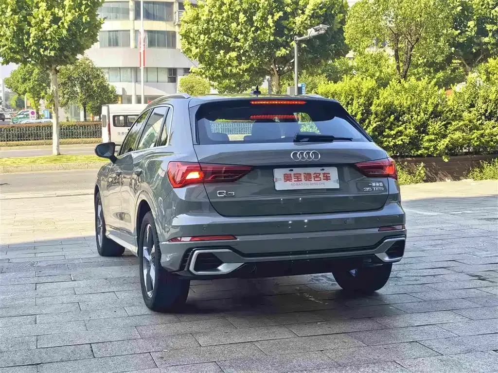 Audi Q3 — фото 10