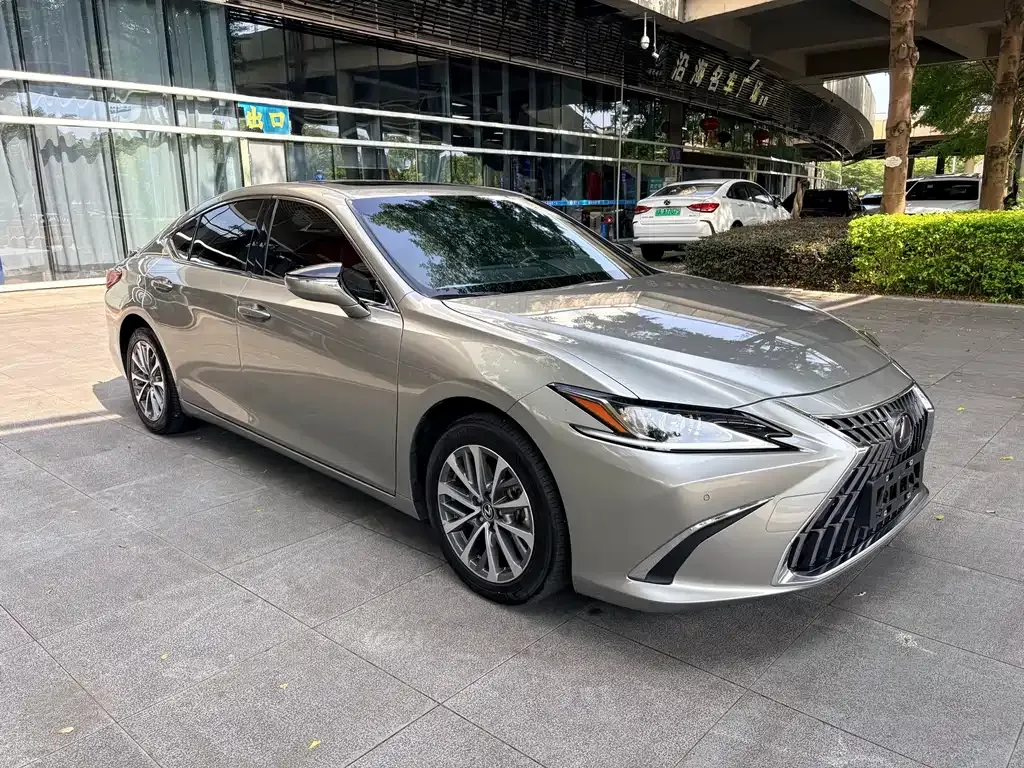 Lexus ES — фото 6