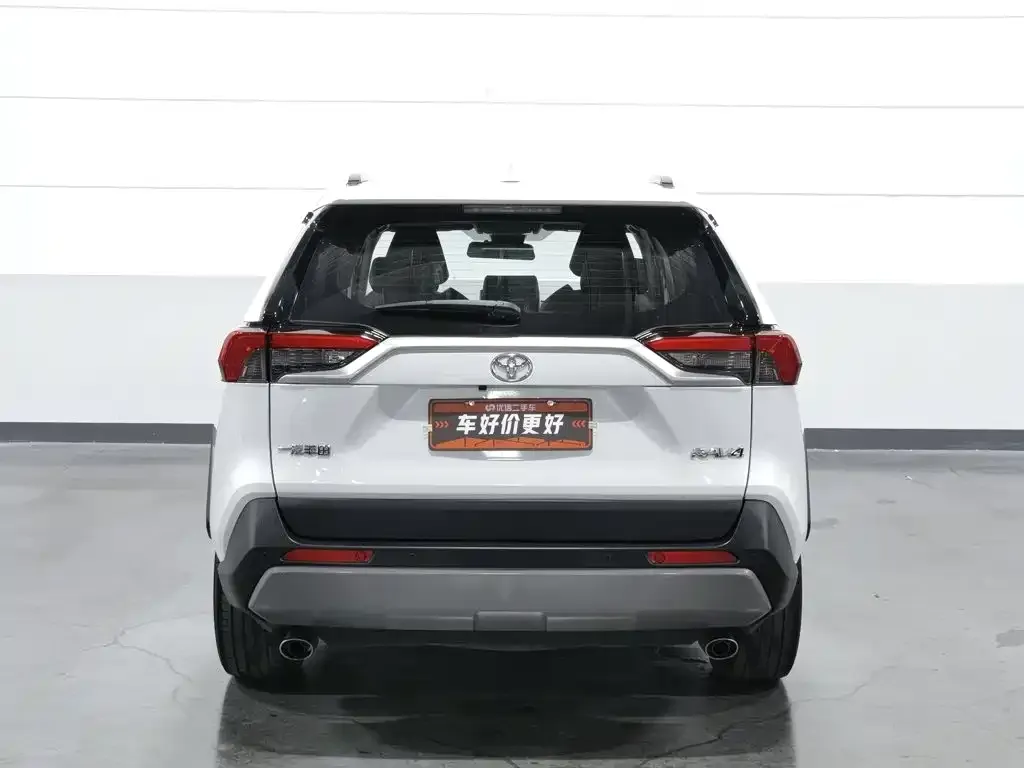 Toyota RAV4 — фото 4