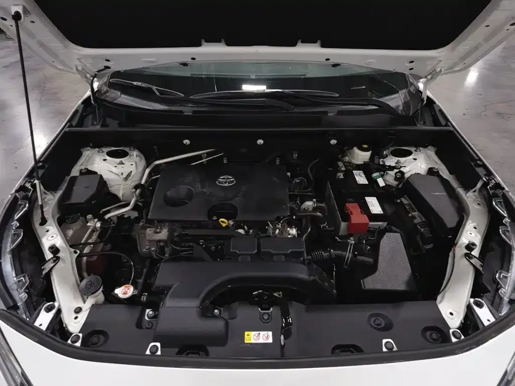 Toyota RAV4 — фото 9