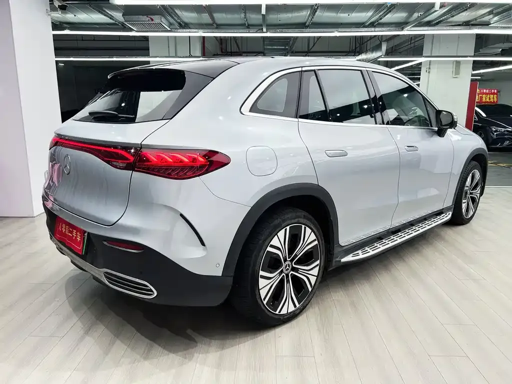 Mercedes-Benz EQE SUV — фото 3