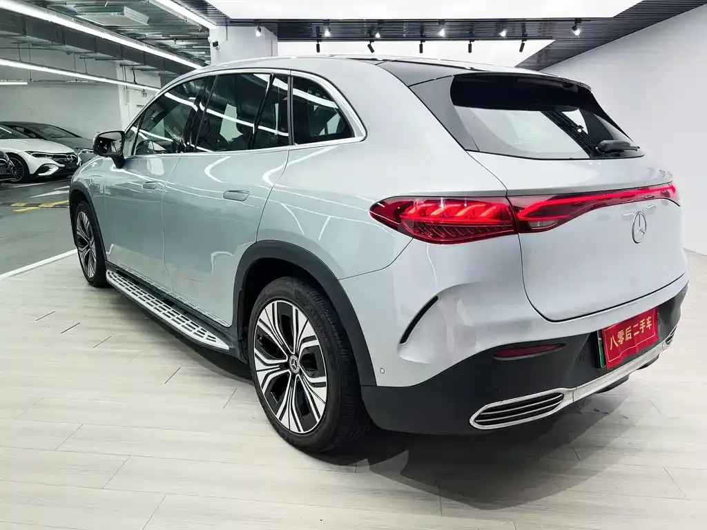 Mercedes-Benz EQE SUV — фото 6