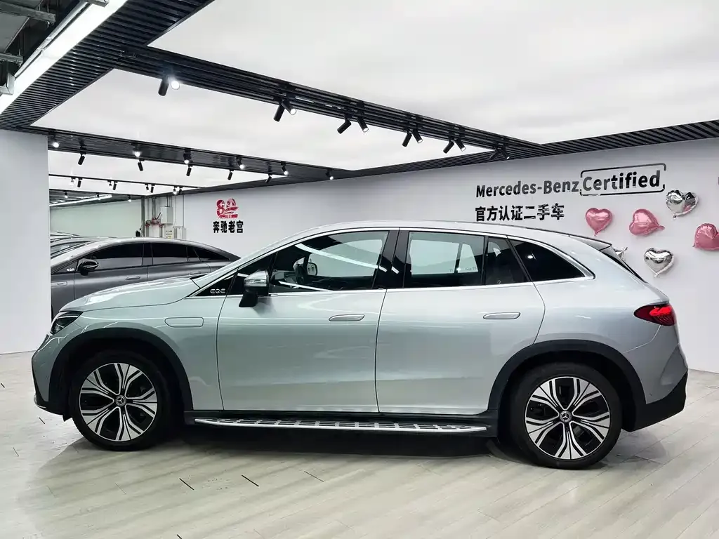 Mercedes-Benz EQE SUV — фото 10
