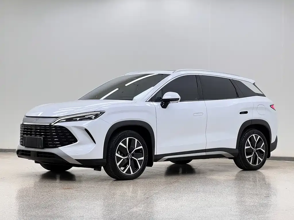 BYD L DM-i — фото 1
