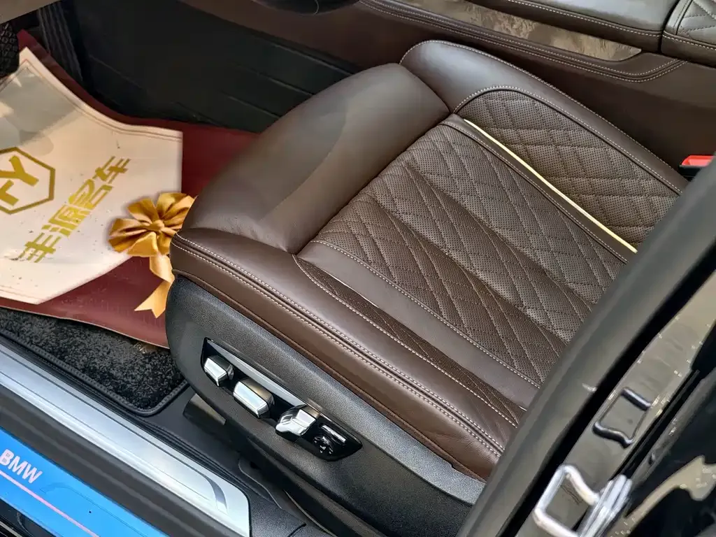 BMW 7 Series — фото 2