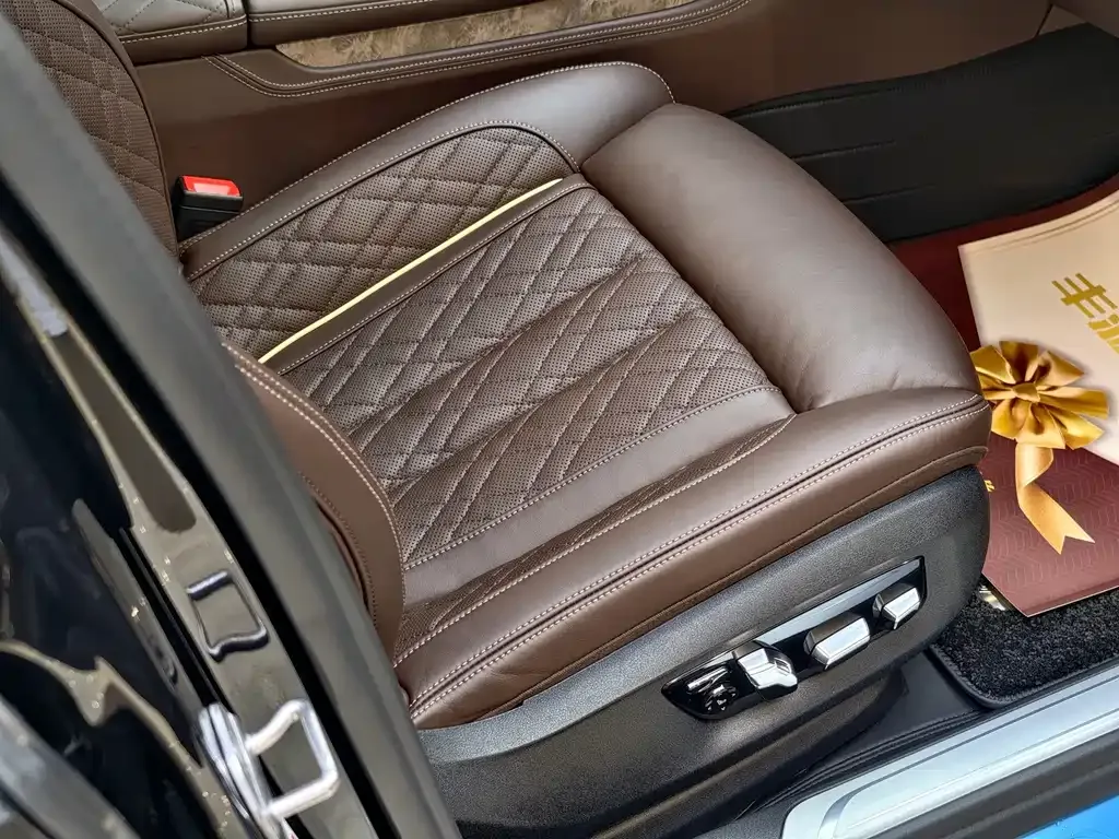 BMW 7 Series — фото 4