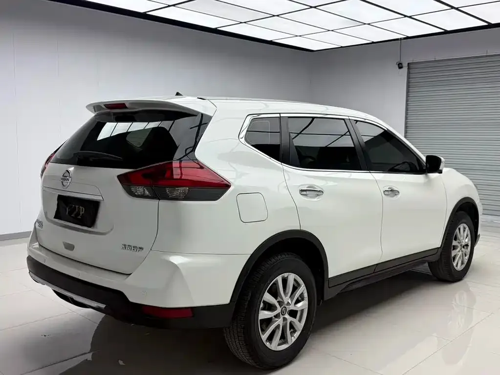 Nissan X-Trail — фото 10