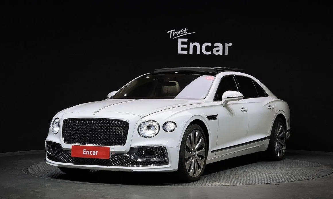 Bentley Flying Spur — фото 1