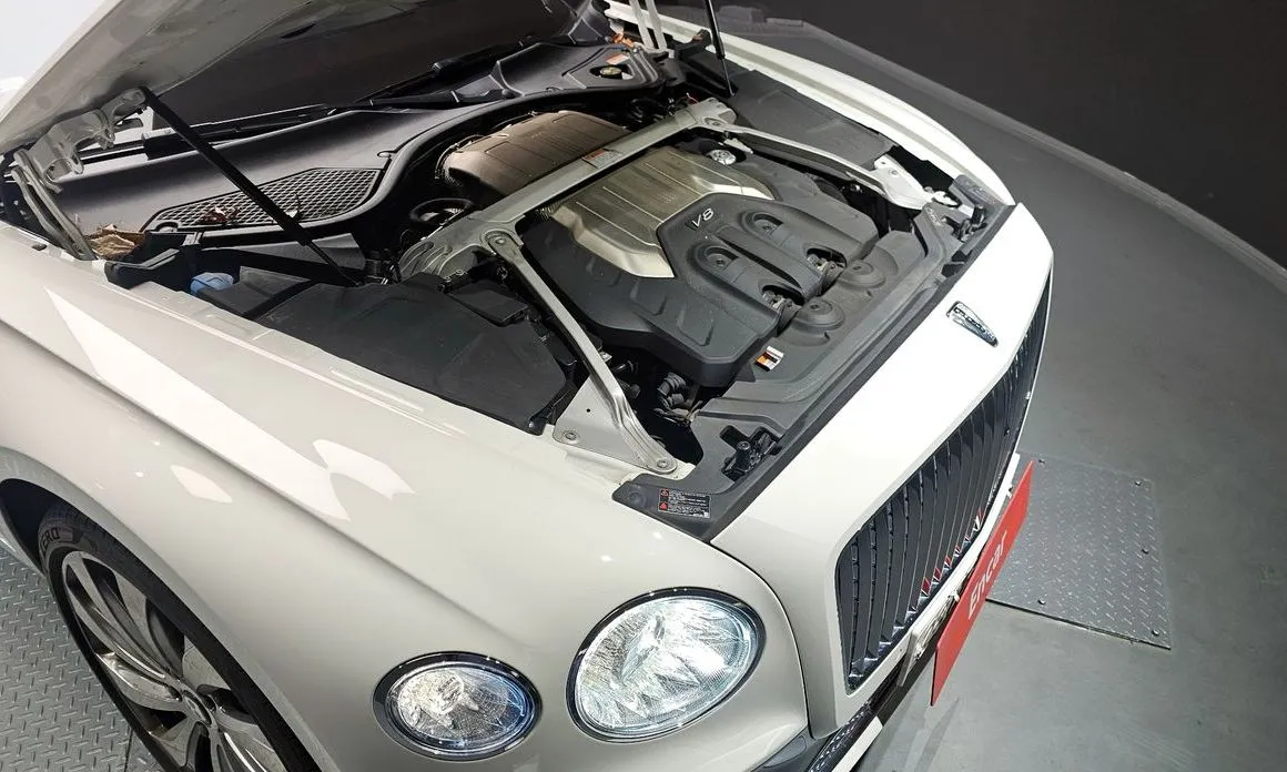 Bentley Flying Spur — фото 9
