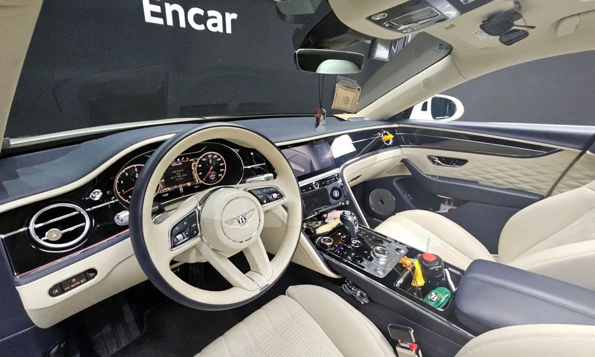 Bentley Flying Spur — фото 10