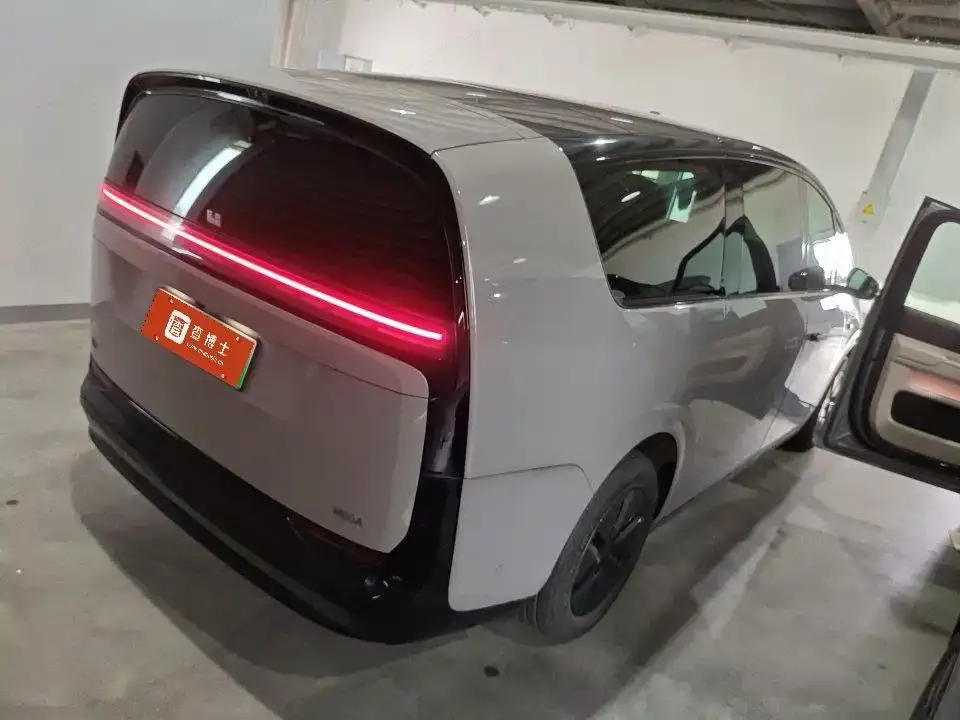 Li Auto MEGA — фото 2