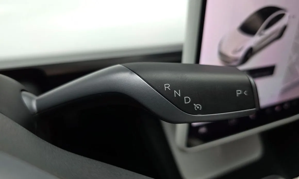 Tesla Model 3 — фото 6