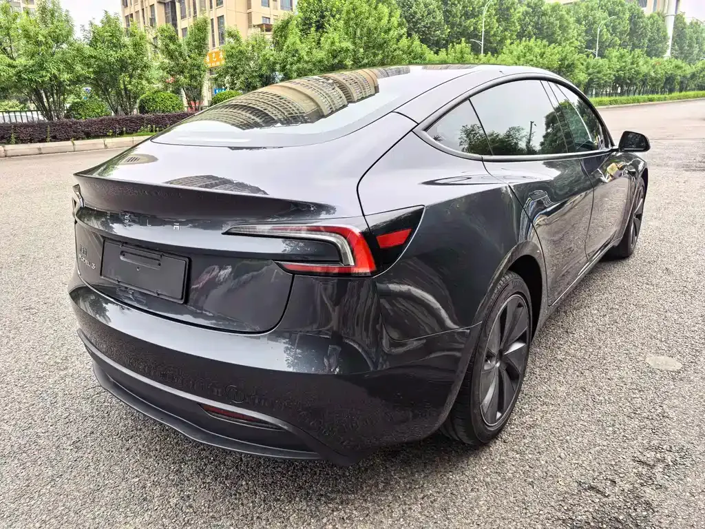Tesla Model 3 — фото 7