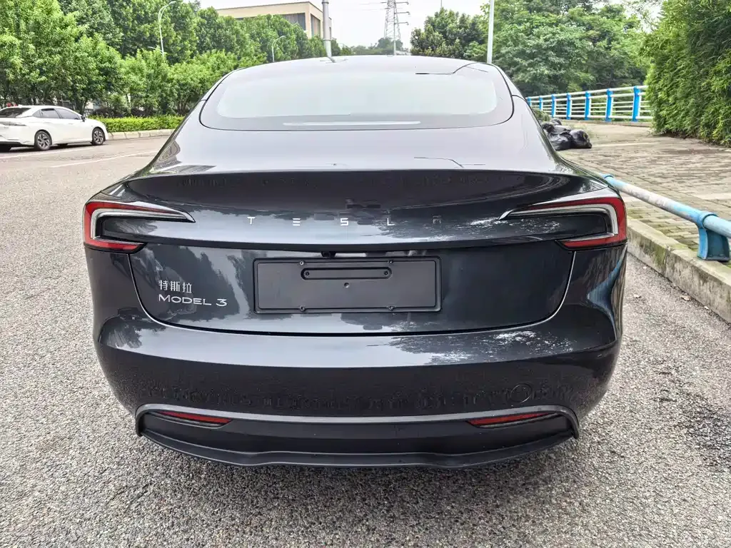 Tesla Model 3 — фото 6