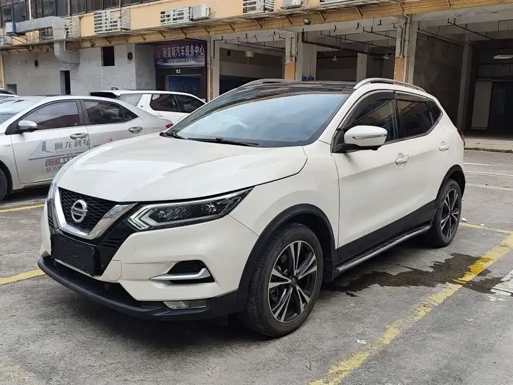 Nissan Qashqai — фото 1