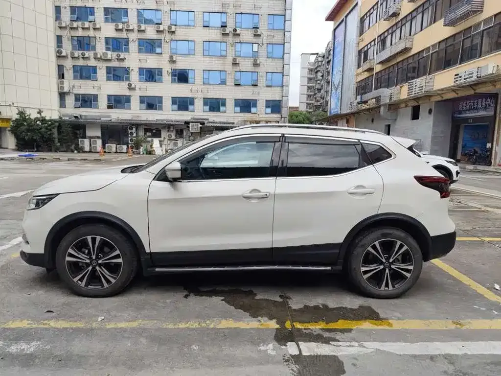 Nissan Qashqai — фото 5