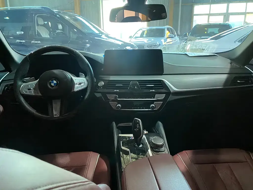 BMW 5 Series — фото 4
