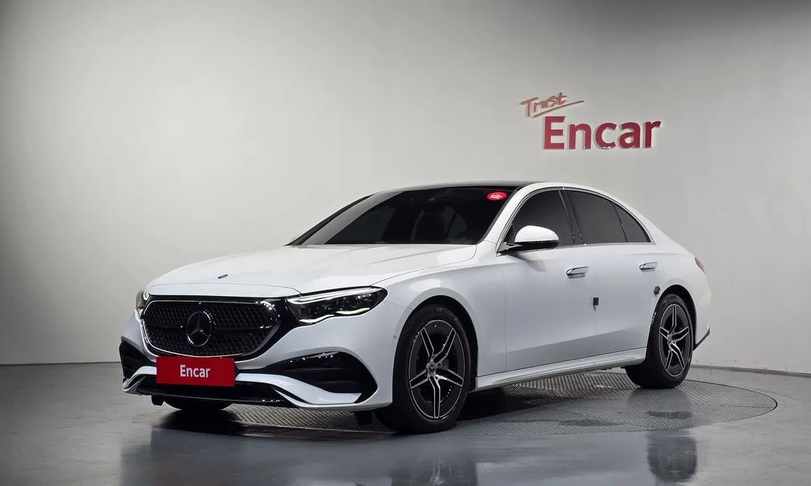 Mercedes-Benz E-Class — фото 1