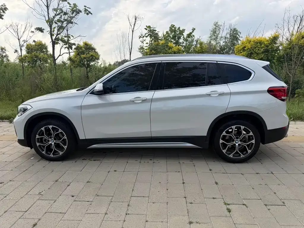 BMW X1 — фото 5